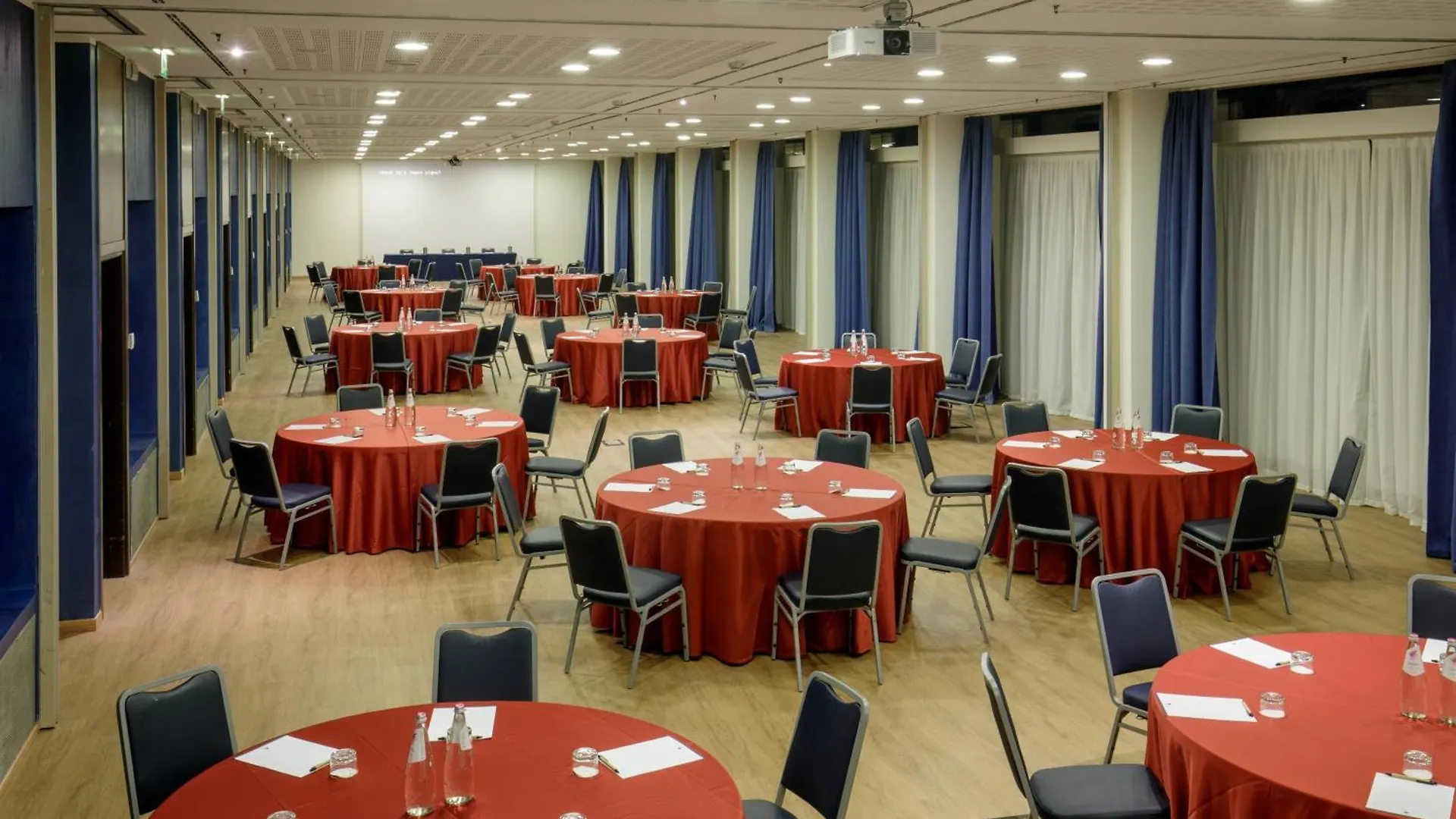 Doubletree By Hilton Milan Hotel Italy