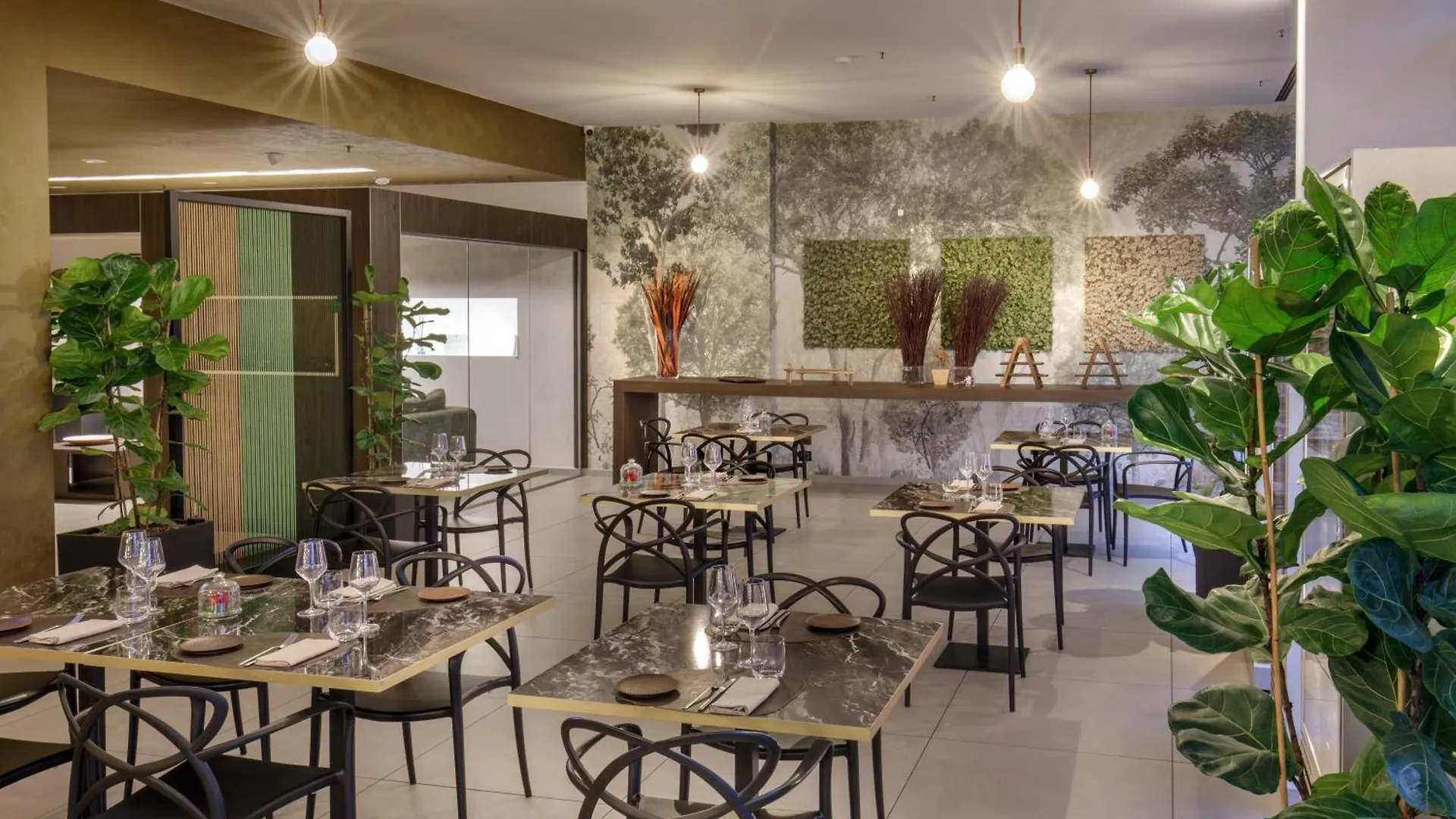 Doubletree By Hilton Milan Hotel