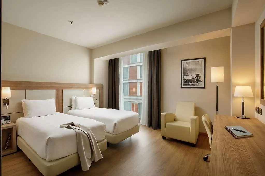Doubletree By Hilton Milan Otel 4*,  İtalya