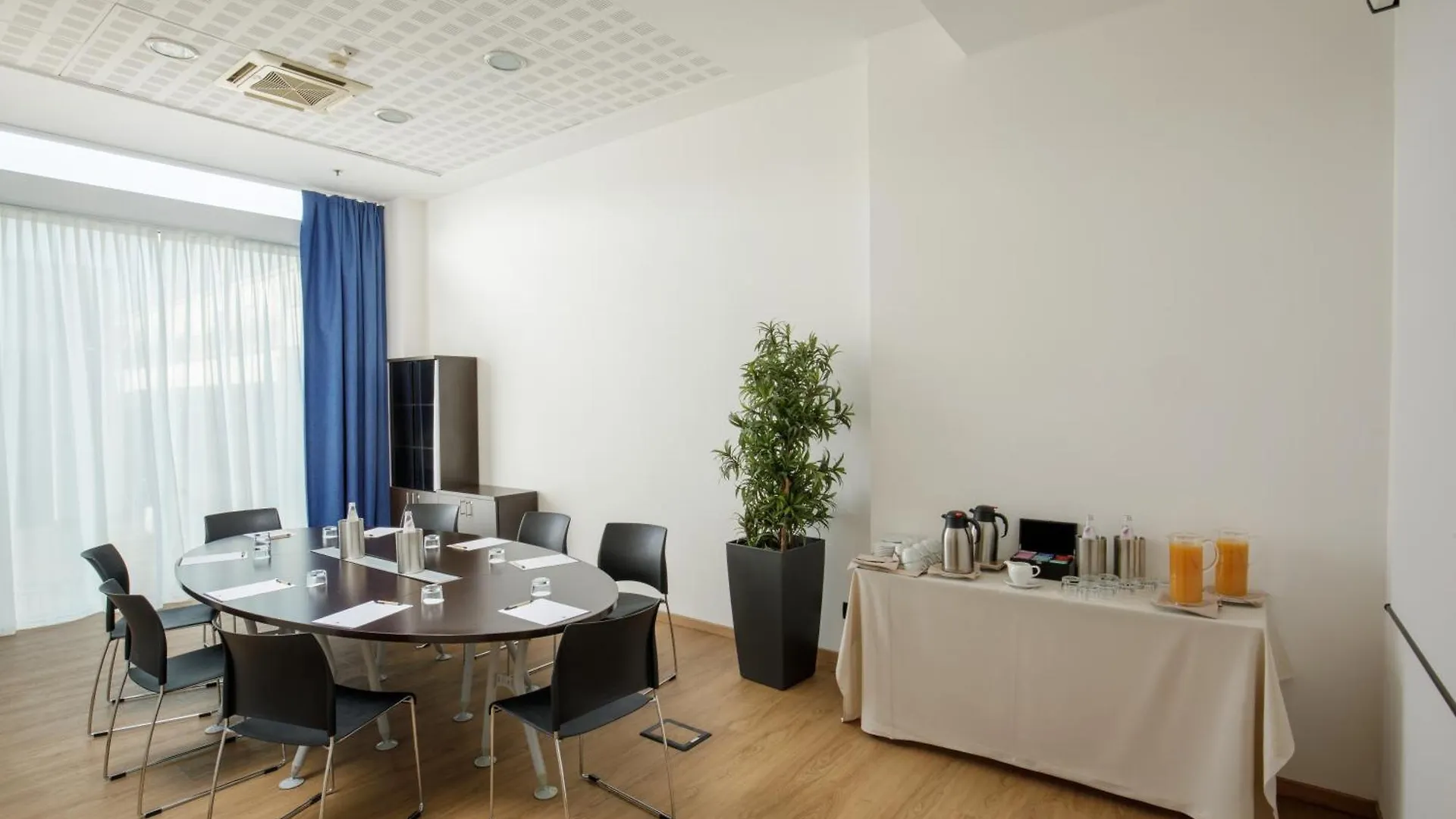 Doubletree By Hilton Milan Hotel