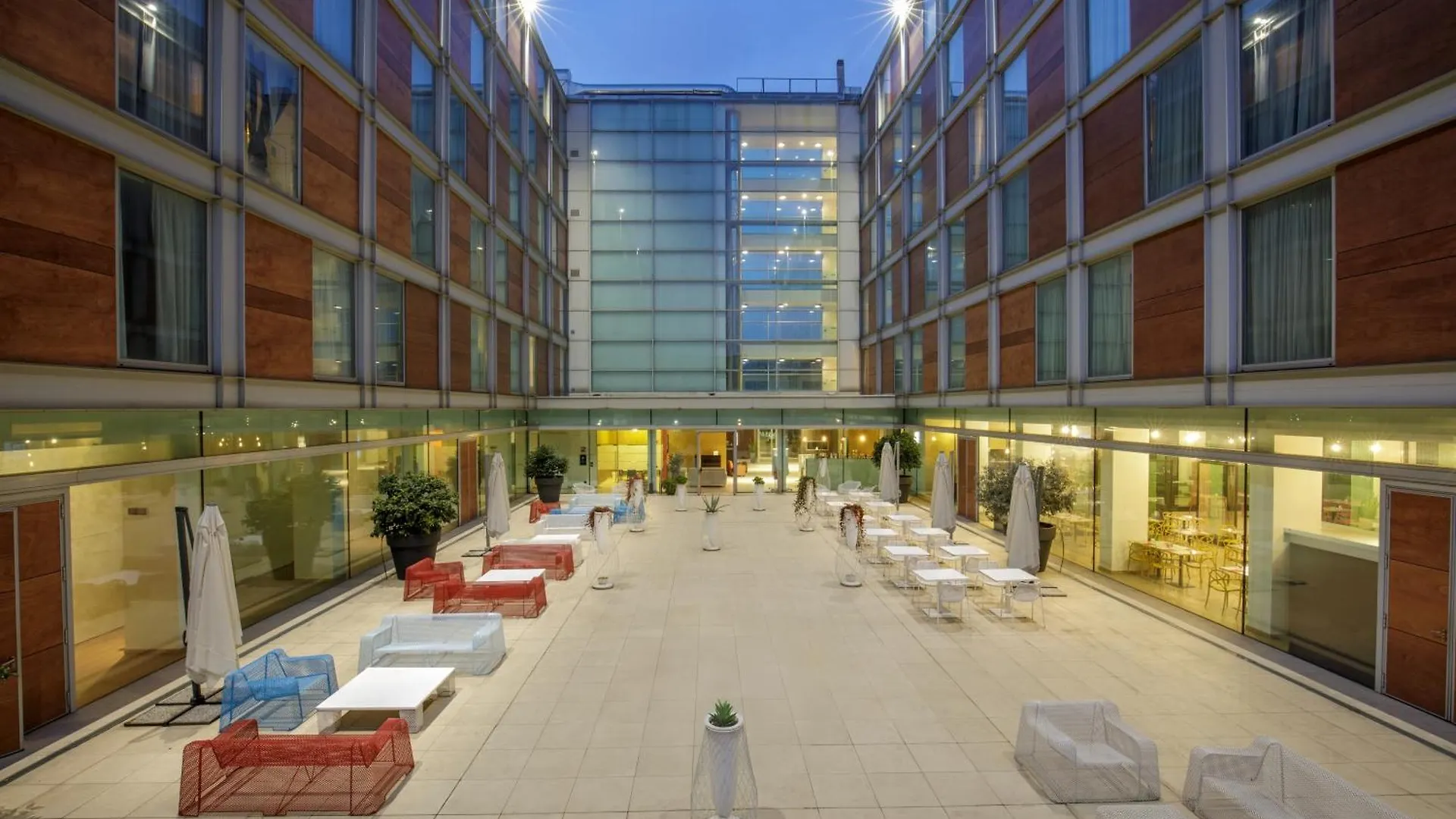 Doubletree By Hilton Milan Hotel 4*,
