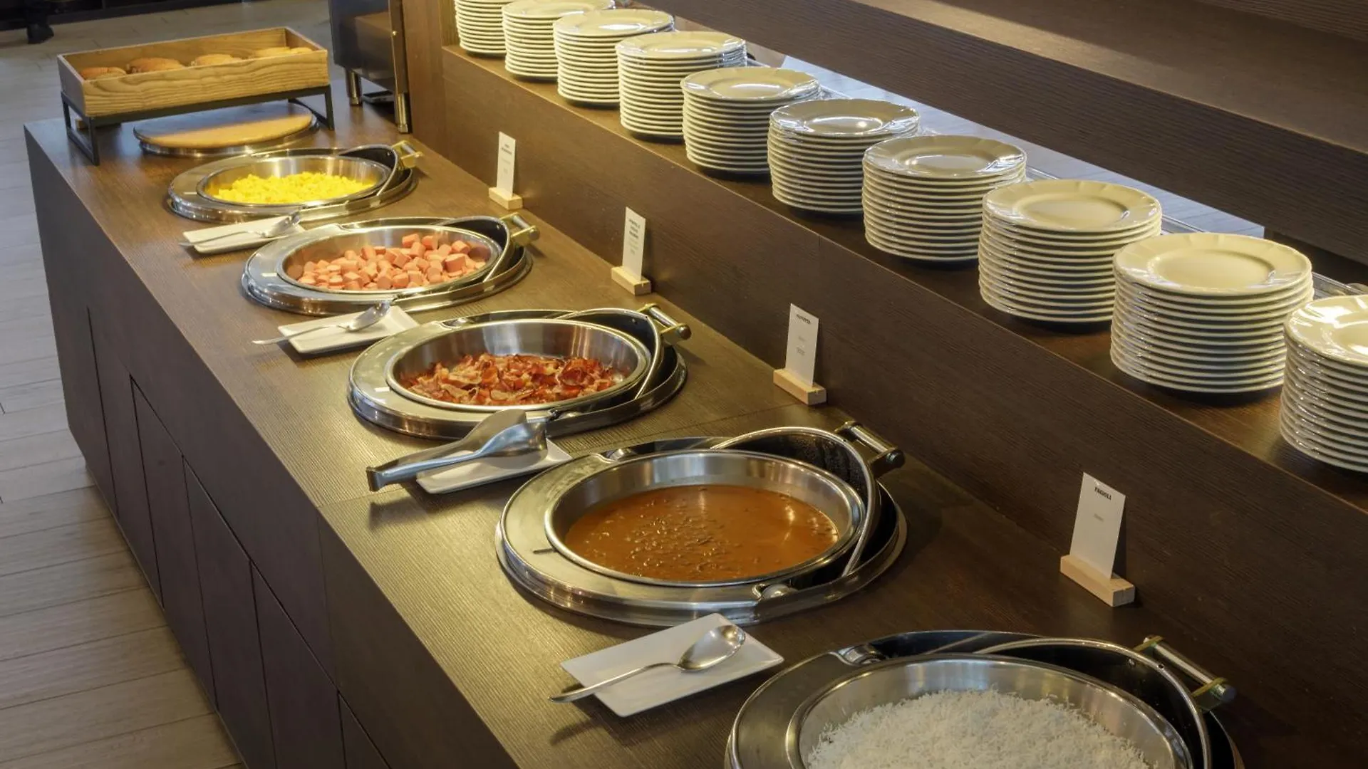 Doubletree By Hilton Milan Hotel